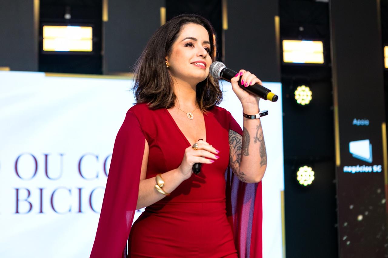 Eliza Góes, psicóloga e sexóloga, palestrante do Empreende Psi
